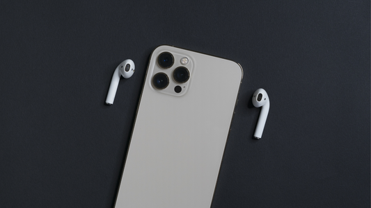 iPhone mit Earbuds